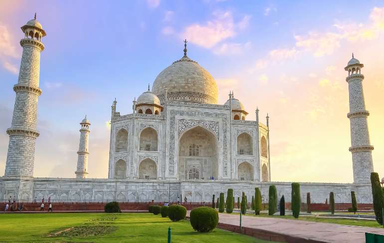 10 Must-See Attractions in Your Taj Mahal Tour